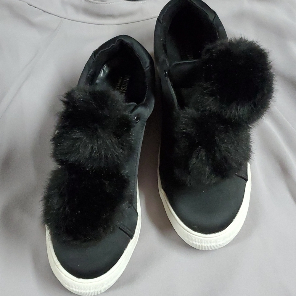 Mossimo Supply Co. Satin sneakers with Poof balls 7.5 EUC